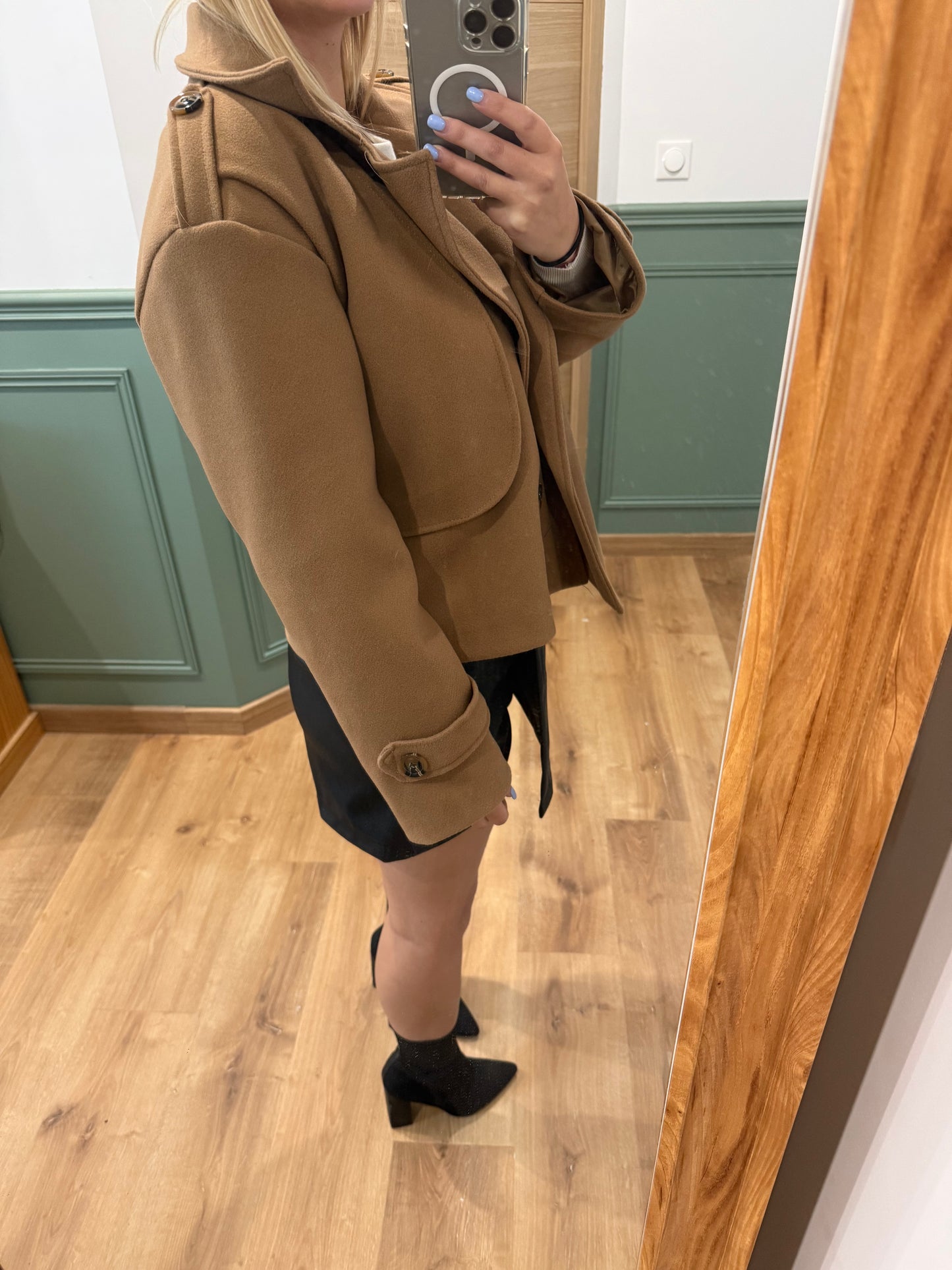 Veste Cropped Oversize – Camel