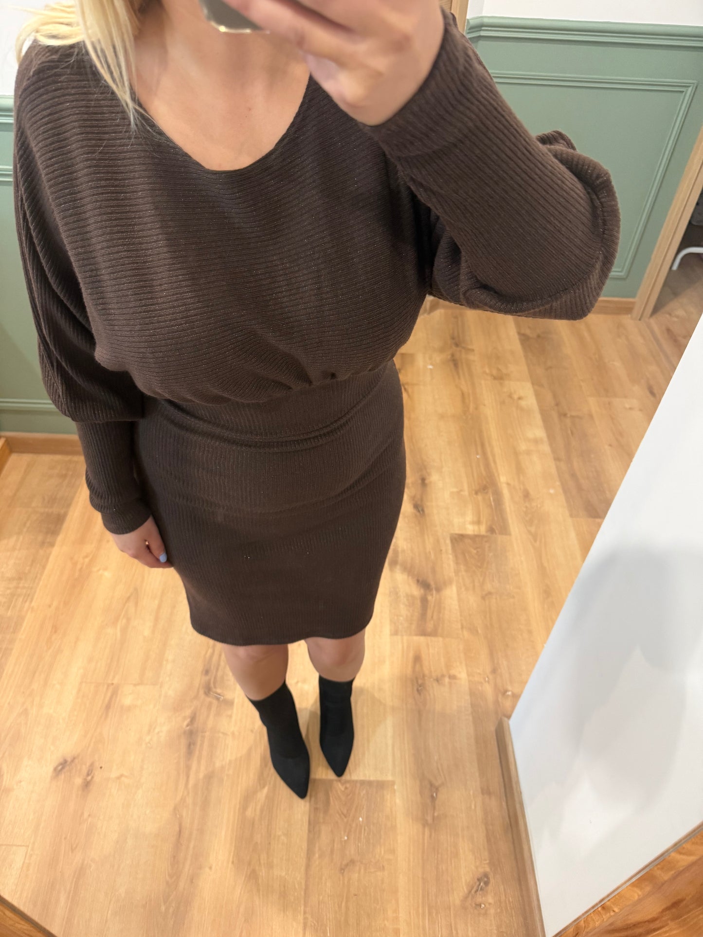 Robe Pull Cintrée – Marron Chocolat