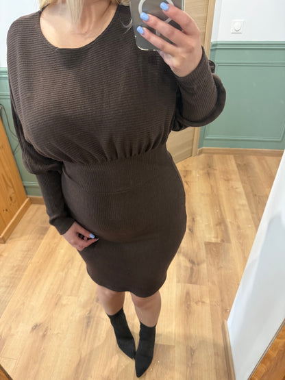 Robe Pull Cintrée – Marron Chocolat
